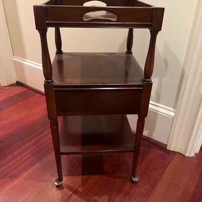 Wellington Hall Side Table (O-MG)