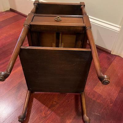 Wellington Hall Side Table (O-MG)