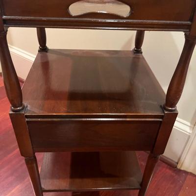 Wellington Hall Side Table (O-MG)