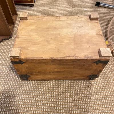 Handmade Wooden Trunk w/ Key (BR-SS)