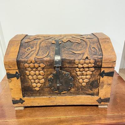 Handmade Wooden Trunk w/ Key (BR-SS)