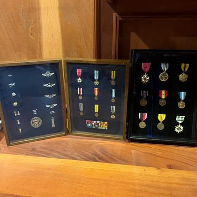 Military Badges, Pins & Medals (O-MG)