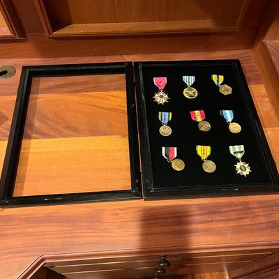 Military Badges, Pins & Medals (O-MG)