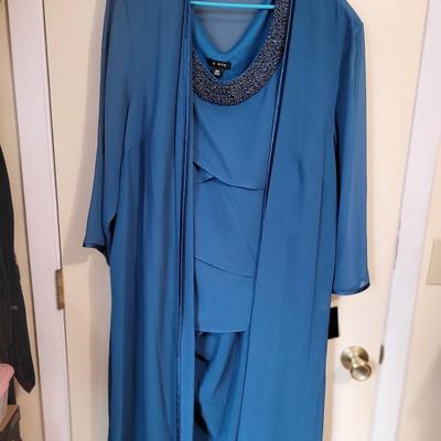 Dressy Pants, Top & Duster   New