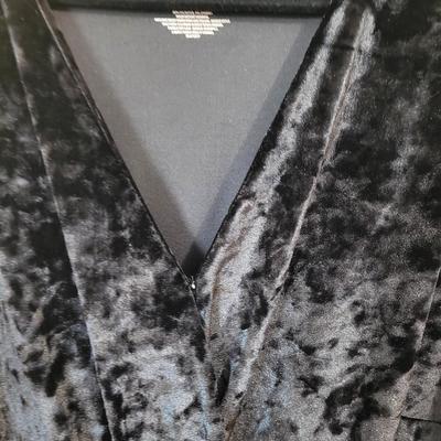 EVRI Black Velvet Wrap Dress   New