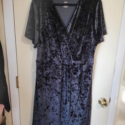EVRI Black Velvet Wrap Dress   New