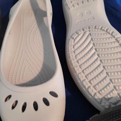Crocs  3 pr  New