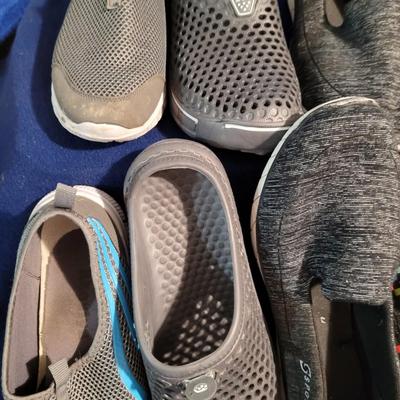 Shoes 4 pr  worn
