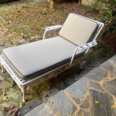 Iron Lounger With Cushions & Cover (P-MG)