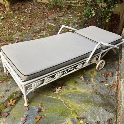 Iron Lounger With Cushions & Cover (P-MG)