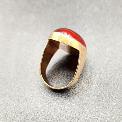 Lot #185  Men's Amber 14kt Gold Ring - size 8