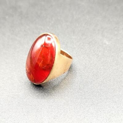 Lot #185  Men's Amber 14kt Gold Ring - size 8