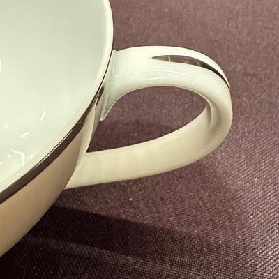 Seyei China Cups and Saucers (B-KL)