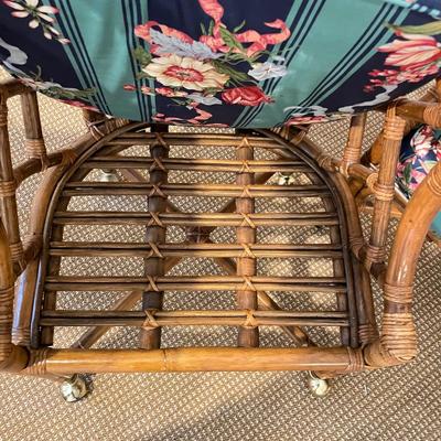 Bamboo Table with Four Chairs (BR-SS)