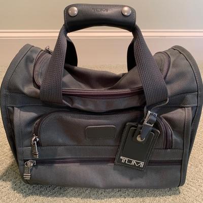 Green TUMI Rolling Luggage with Carry-on Bag (BR1-KW)
