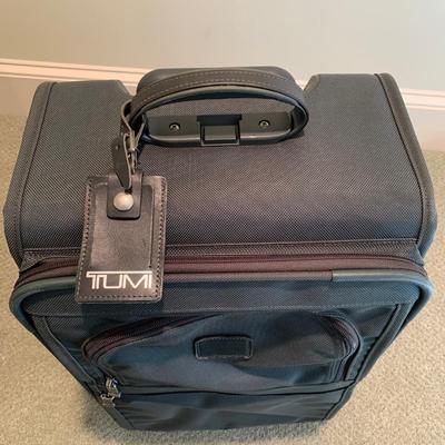 Green TUMI Rolling Luggage with Carry-on Bag (BR1-KW)