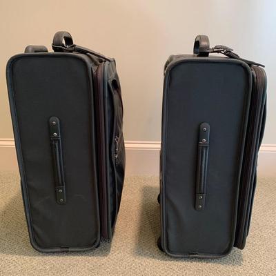 Green TUMI Rolling Luggage with Carry-on Bag (BR1-KW)