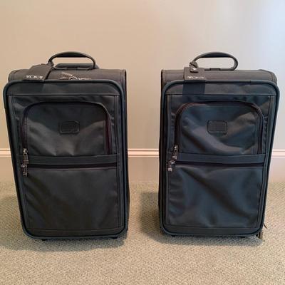 Green TUMI Rolling Luggage with Carry-on Bag (BR1-KW)