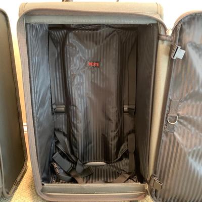 Green TUMI Rolling Luggage with Carry-on Bag (BR1-KW)