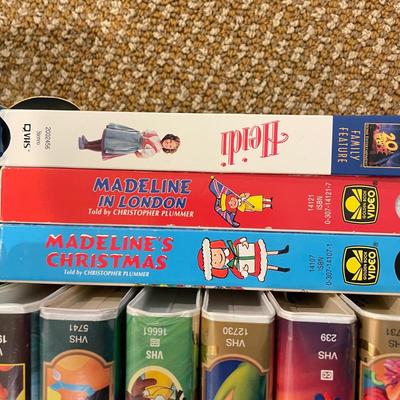 27 Childrenâ€™s Classic VHS Movies (BR-SS)