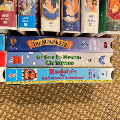 27 Childrenâ€™s Classic VHS Movies (BR-SS)