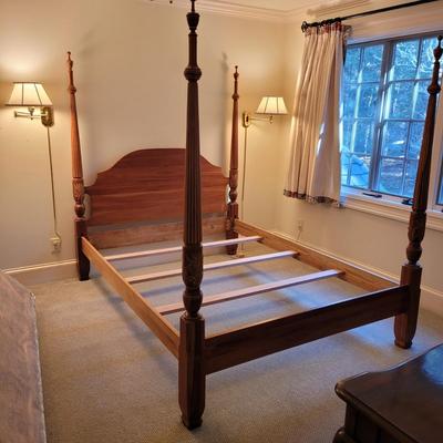 Four Poster Queen Bed with French Bouquet Design (BR3-KW)