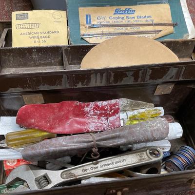 6 Vintage tool boxes and some tools