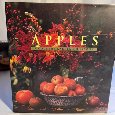 â€˜In Praise Of Applesâ€™ Book - Asheville Author Plus NIB Apple Machine & More (K-RG)