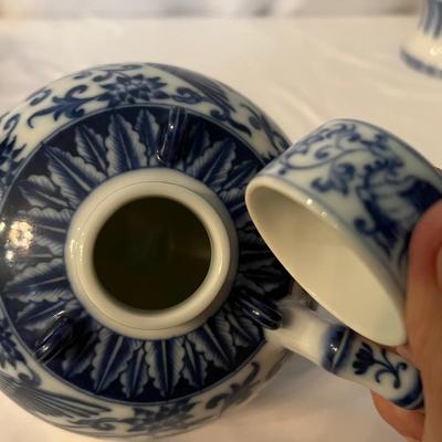 Blue & White Porcelain China Teapot & Cups Plus Vase (K-RG)