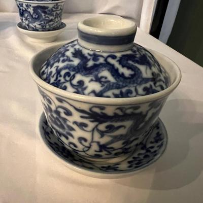 Blue & White Porcelain China Teapot & Cups Plus Vase (K-RG)