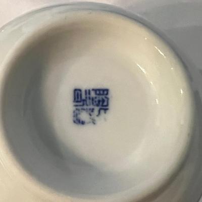 Blue & White Porcelain China Teapot & Cups Plus Vase (K-RG)