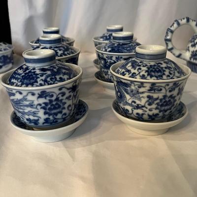 Blue & White Porcelain China Teapot & Cups Plus Vase (K-RG)