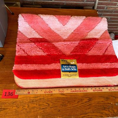 Vintage 70s area rug, NOS