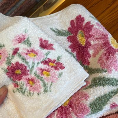 Towel grouping Flowers & butterflies