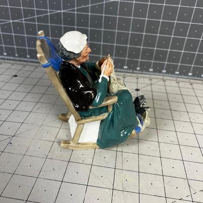 Royal Doulton Figurine "Twilight" HN 2256
