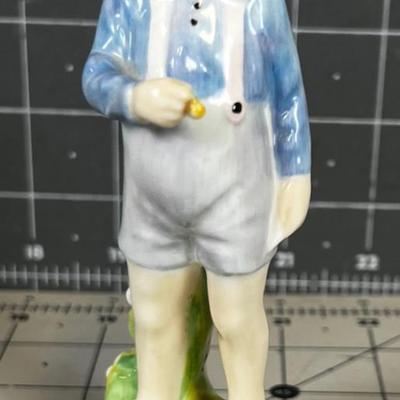 Royal Doulton Figurine "She Loves Me Not"