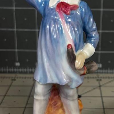 Royal Doulton Figurine "Little Boy Blue"