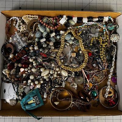 Tray full of used Jewelry 