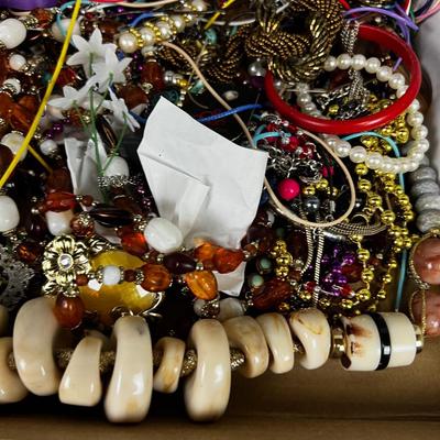  Chunky Necklaces Tray 