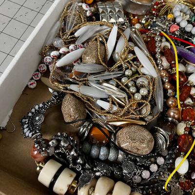  Chunky Necklaces Tray 