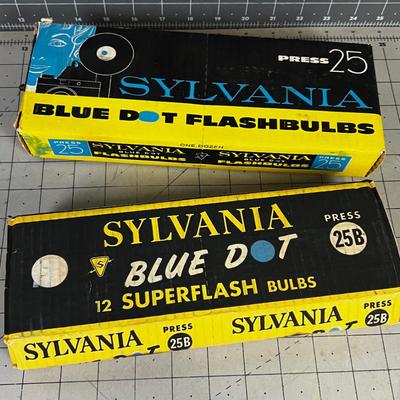2 Vintage Sylvania Flash Bulbs Blue DOT 