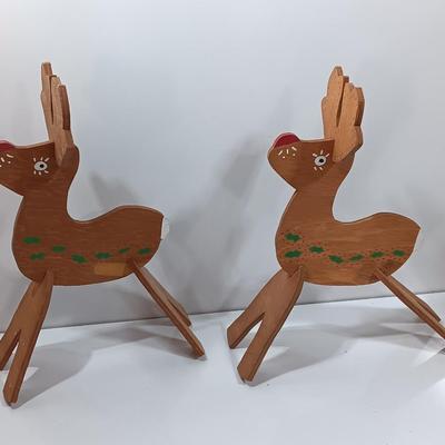 Oh dear! Collapsable easy to store Adorable wooden deer