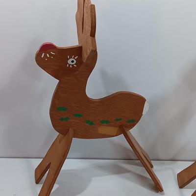Oh dear! Collapsable easy to store Adorable wooden deer