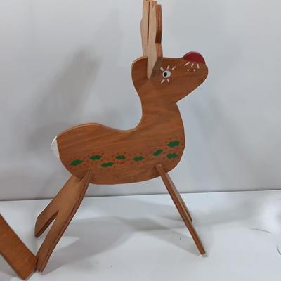 Oh dear! Collapsable easy to store Adorable wooden deer