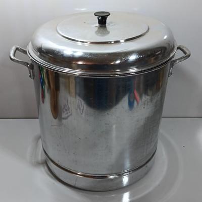 HUGE stock pot