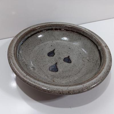 Studio art deco pottery bowl / plate