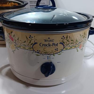 3-piece electric crockpot with original box