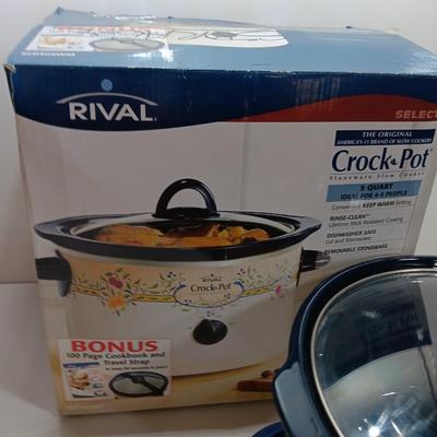 3-piece electric crockpot with original box