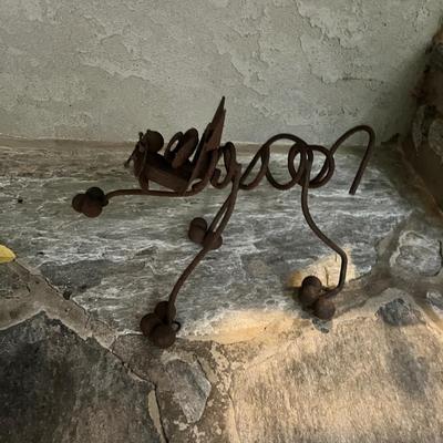 Yard Art (P-MG)