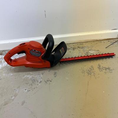 Black & Decker Cordless Blower & Electric Hedge Trimmer (G-MG)